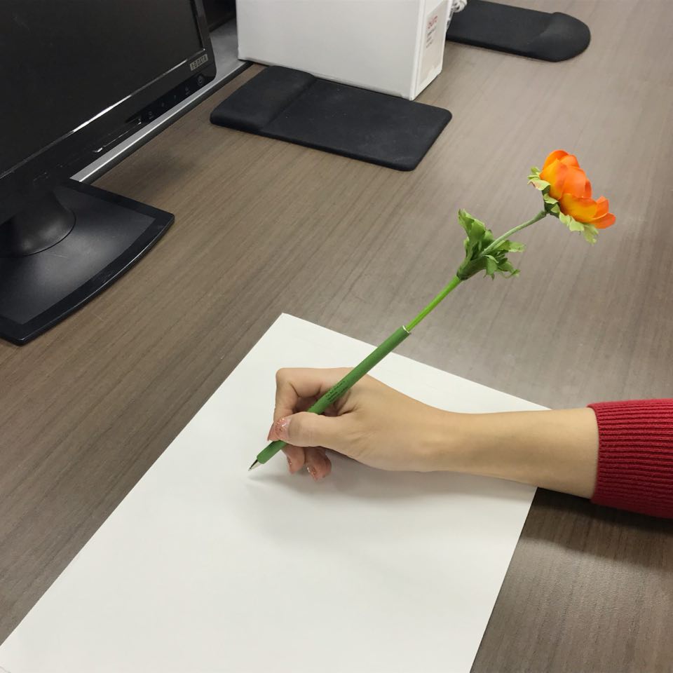 「オフィスに花を！」運動中